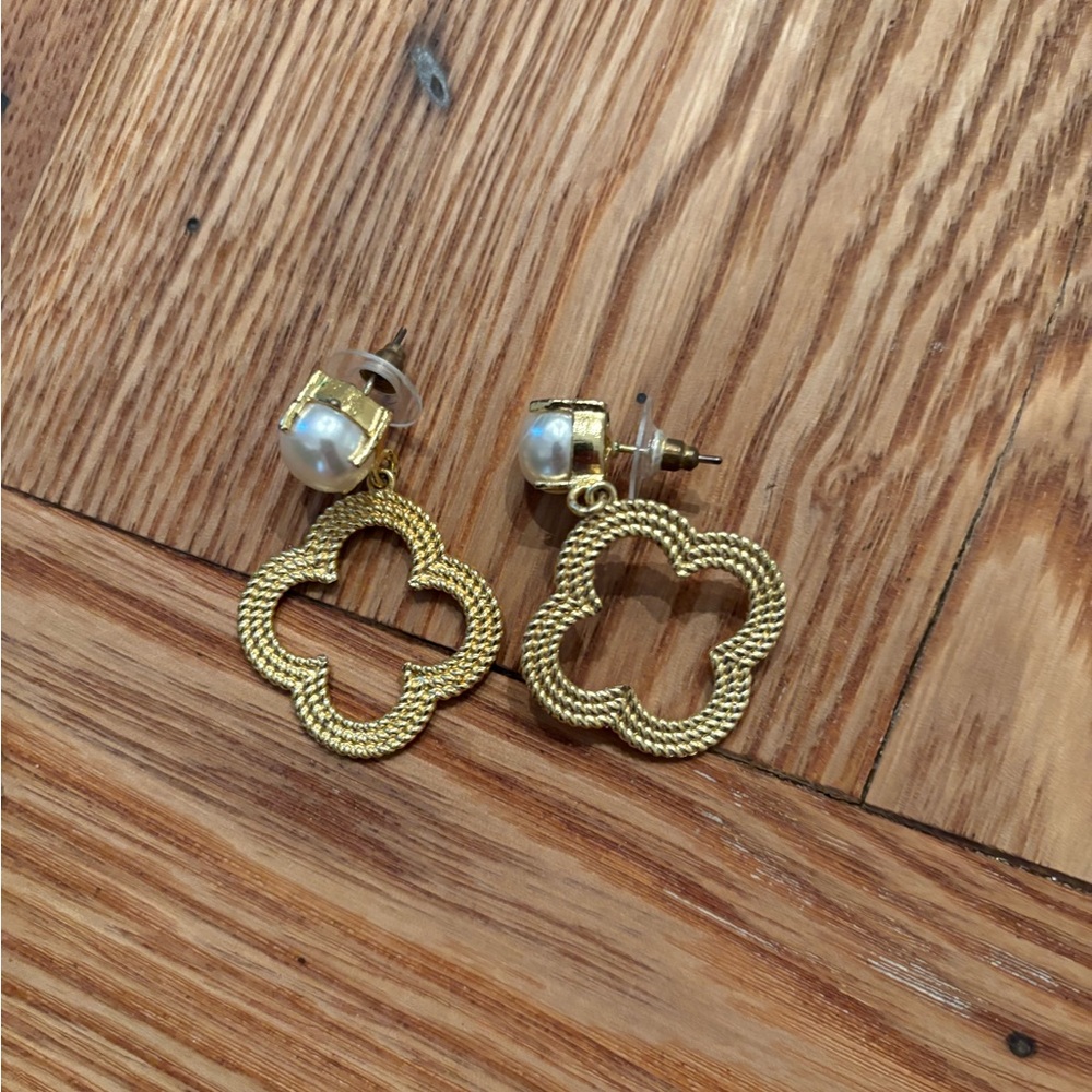 Gold Clover Pearl Earrings